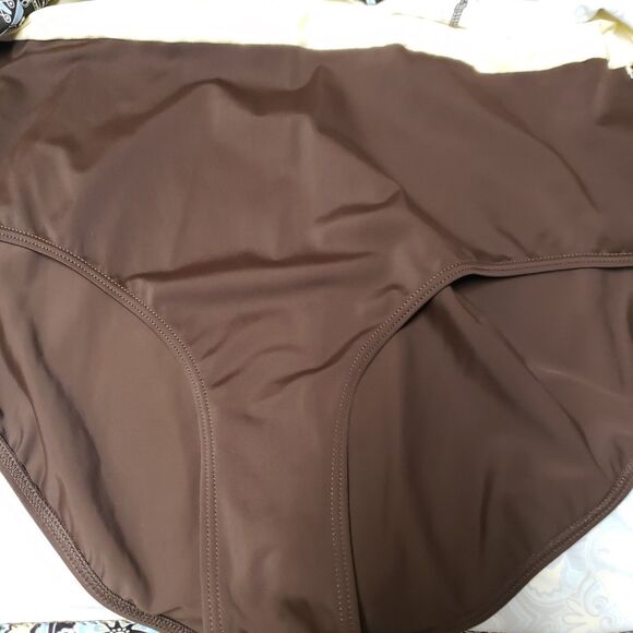 It Figures! Women's Floral Padded One Piece Bathing Suit Sz 26 W PO Excellent - Picture 4 of 14